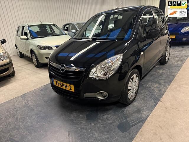 Zwart (metallic) Occasion 2011 Opel Agila Edition Hatchback | € 4.950 (Eerlijke prijs) - Afbeelding 1/4