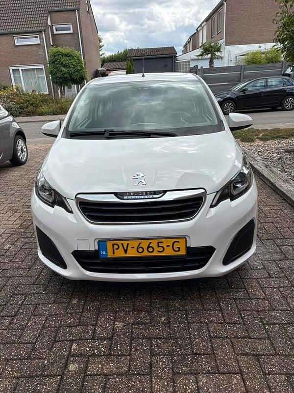 Wit Gebruikt 2014 Peugeot 108 Active Hatchback | € 4.999 (Eerlijke prijs) - Afbeelding 1/4