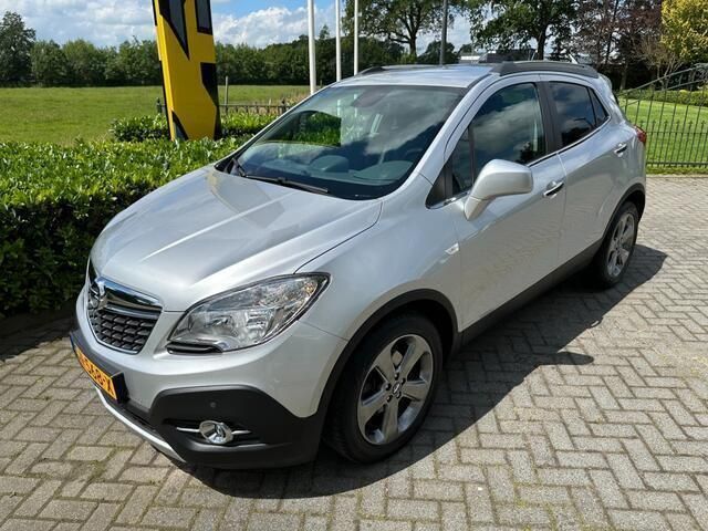 Grijs, metallic lak Gebruikt 2014 Opel Mokka Cosmo SUV | € 10.450 (Eerlijke prijs) - Afbeelding 1/4