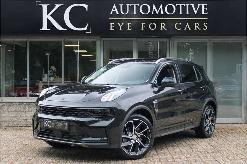 Zwart, metallic lak Gebruikt 2022 Lynk & Co 01 SUV | € 24.950 (Eerlijke prijs) - Afbeelding 1/4