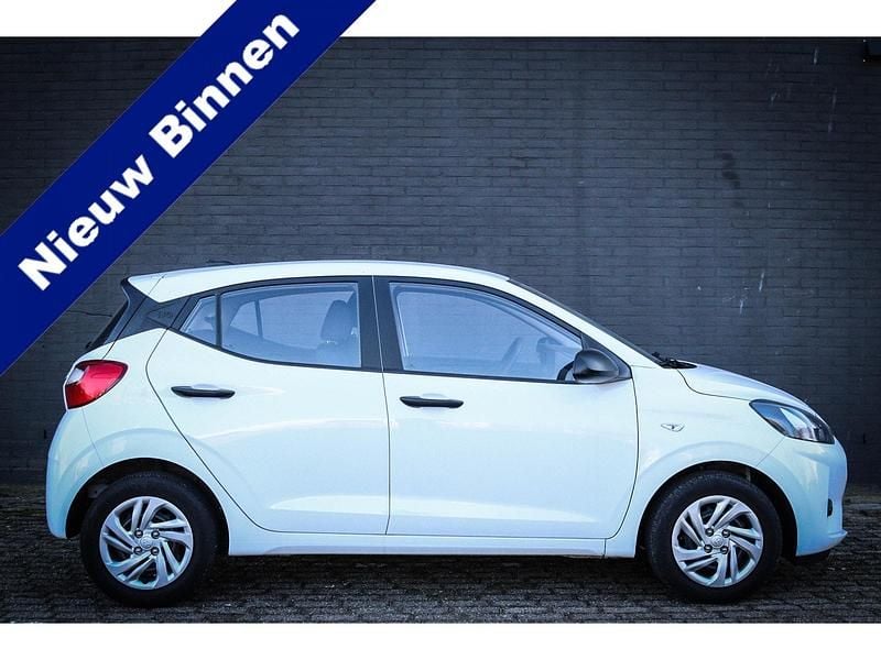 Wit Occasion 2022 Hyundai i10 Hatchback | € 9.950 (Super prijs) - Afbeelding 1/3