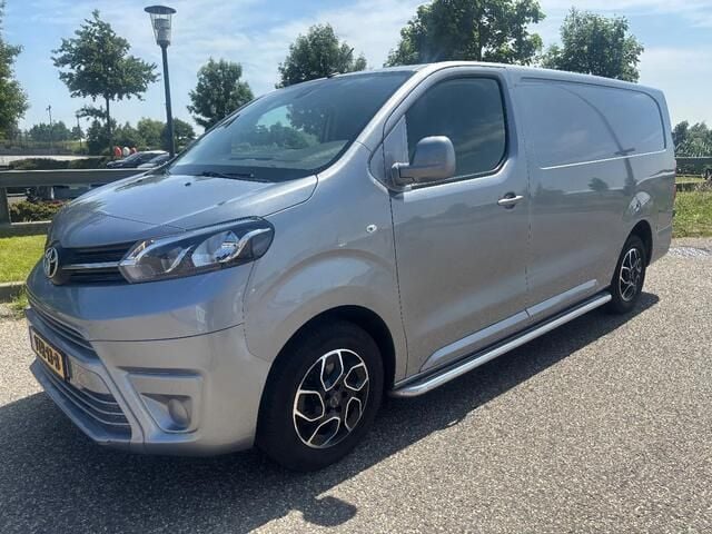 Grijs Gebruikt 2022 Toyota Proace Van | € 24.500 (Iets duurder) - Afbeelding 1/4
