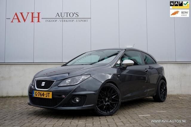 Grijs Gebruikt 2012 Seat Ibiza SC FR Hatchback | € 7.950 (Eerlijke prijs) - Afbeelding 1/4
