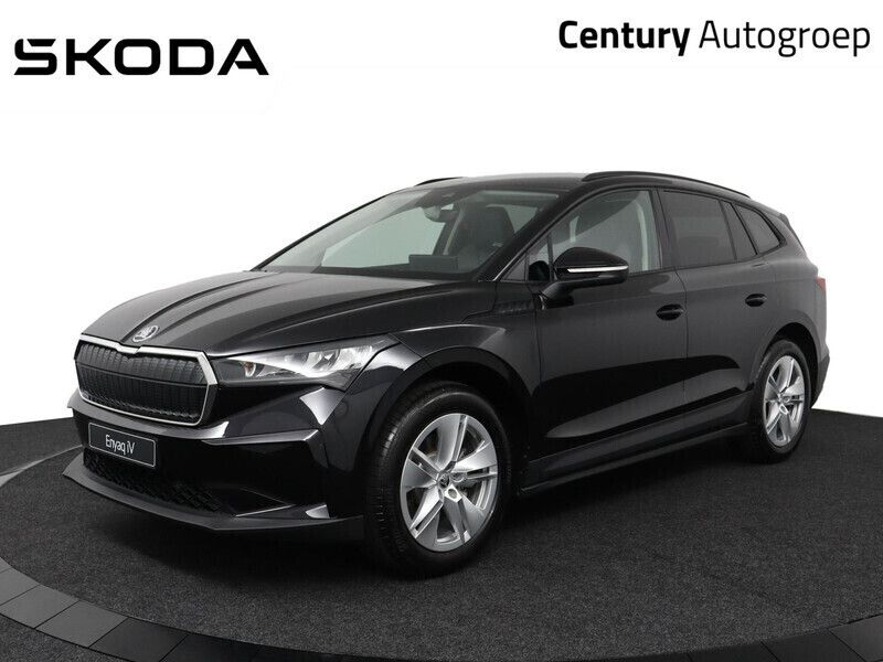 Zwart Nieuw 2025 Skoda Enyaq iV Selection SUV | € 37.800 (Eerlijke prijs) - Afbeelding 1/4
