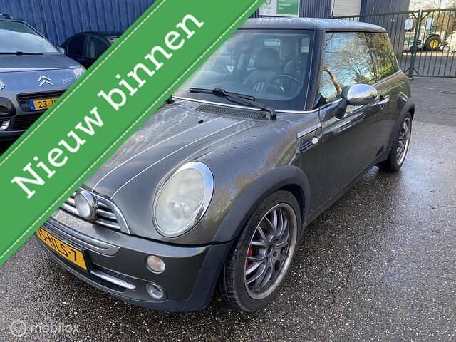 Grijs (metallic) Occasion 2007 Mini ONE Hatchback | € 2.195 (Eerlijke prijs) - Afbeelding 1/4