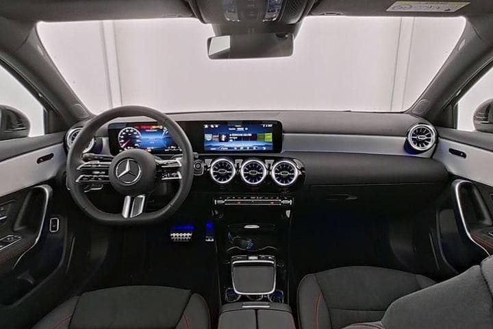 Occasion Mercedes A250 Advanced Plus 163 PK (119 kW) 2025 Zwart Hatchback