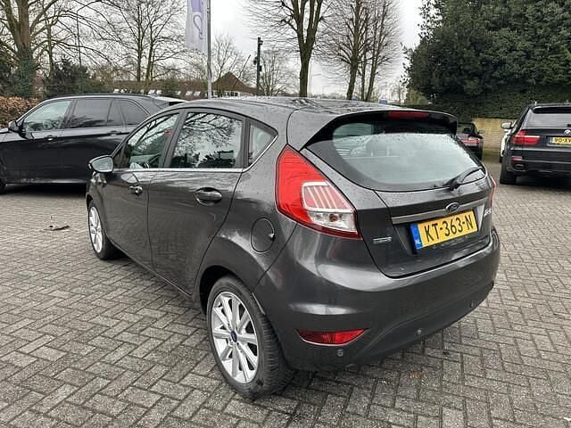 Occasion Ford Fiesta Titanium 101 PK (74 kW) 2016 Grijs Hatchback