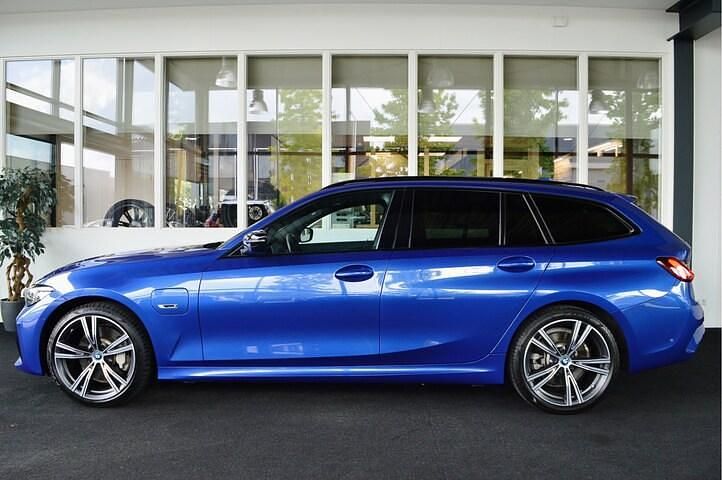 Occasion BMW 330e 296 PK (217 kW) 2022 Blauw Stationwagen