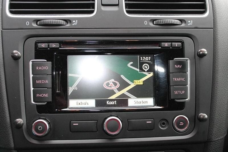 Occasion VW Golf VII Comfortline 105 PK (77 kW) 2012 Paars (metallic) Cabriolet