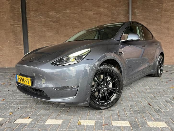 Gebruikt 2022 Tesla Model Y SUV | € 34.440 - Afbeelding 1/4