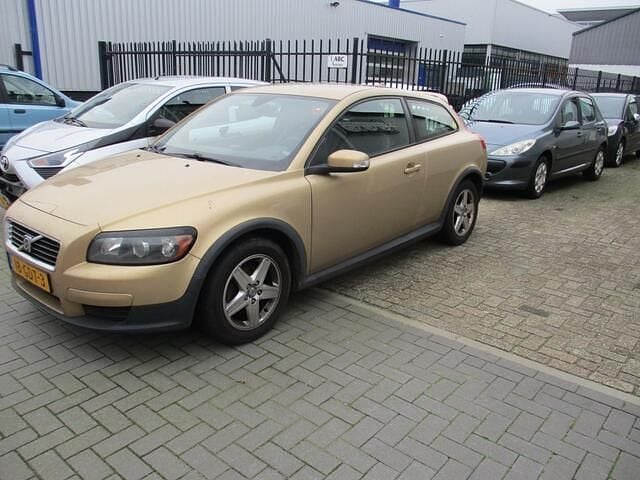 Geel Gebruikt 2008 Volvo C30 Kinetic Hatchback | € 950 (Super prijs) - Afbeelding 1/4