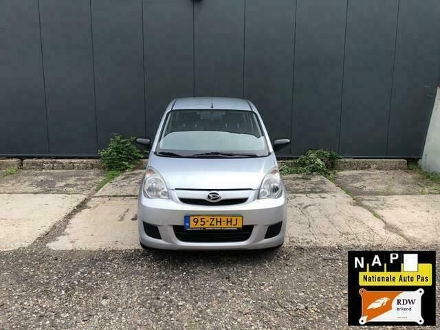 Grijs Gebruikt 2008 Daihatsu Cuore Hatchback | € 2.949 (Eerlijke prijs) - Afbeelding 1/4