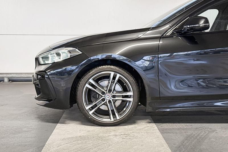 Occasion BMW 118 M Sport 136 PK (100 kW) 2022 Zwart (metallic) Hatchback