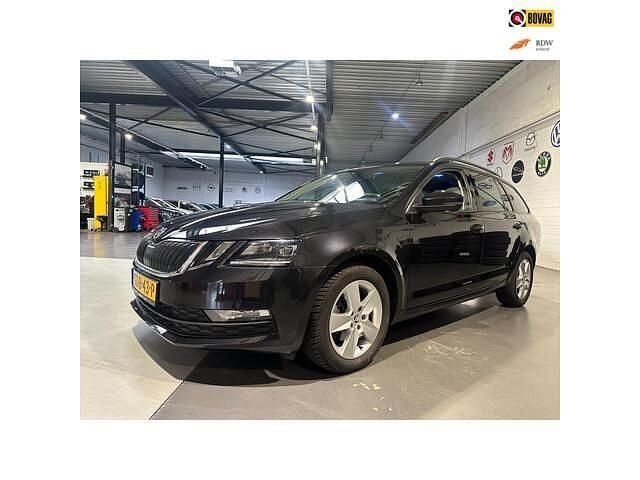 Zwart Gebruikt 2018 Skoda Octavia Business Line Stationwagen | € 13.999 (Goede deal) - Afbeelding 1/4