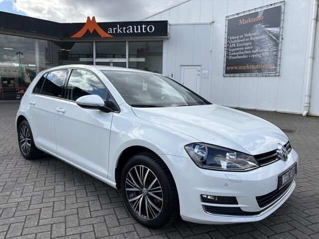 Wit Gebruikt 2017 VW Golf VII Allstar Hatchback | € 16.900 (Eerlijke prijs) - Afbeelding 1/3