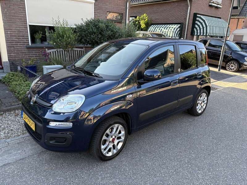 Blauw Gebruikt 2018 Fiat Panda Tech Hatchback | € 8.450 (Eerlijke prijs) - Afbeelding 1/4