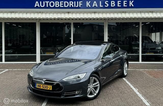 Grijs Gebruikt 2015 Tesla Model S Sedan | € 21.999 (Eerlijke prijs) - Afbeelding 1/4