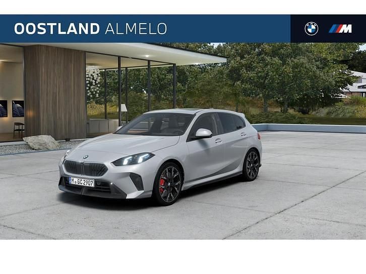 Grijs Nieuw 2025 BMW 120 Comfort Edition Hatchback | € 58.324 (Duur) - Afbeelding 1/4