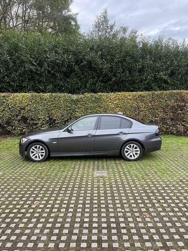 Grijs Occasion 2006 BMW 318 Sedan | € 3.000 (Goede deal) - Afbeelding 1/4