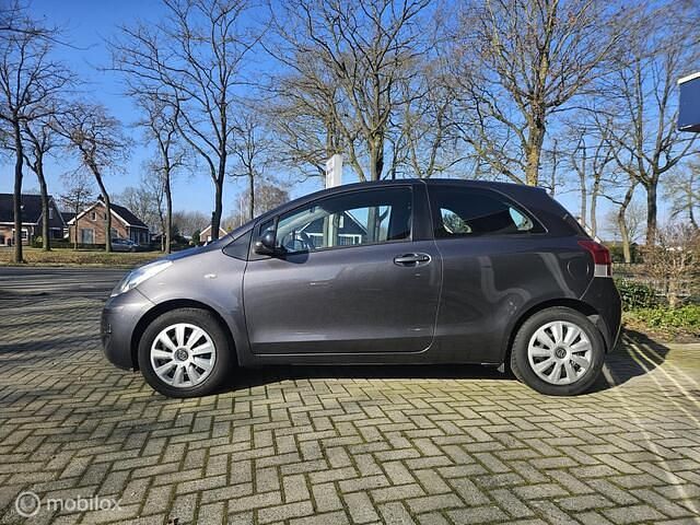 Occasion Toyota Yaris 101 PK (74 kW) 2009 Grijs Hatchback