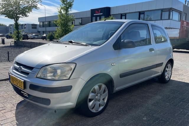 Grijs Gebruikt 2004 Hyundai Getz Hatchback | € 1.249 (Eerlijke prijs) - Afbeelding 1/4