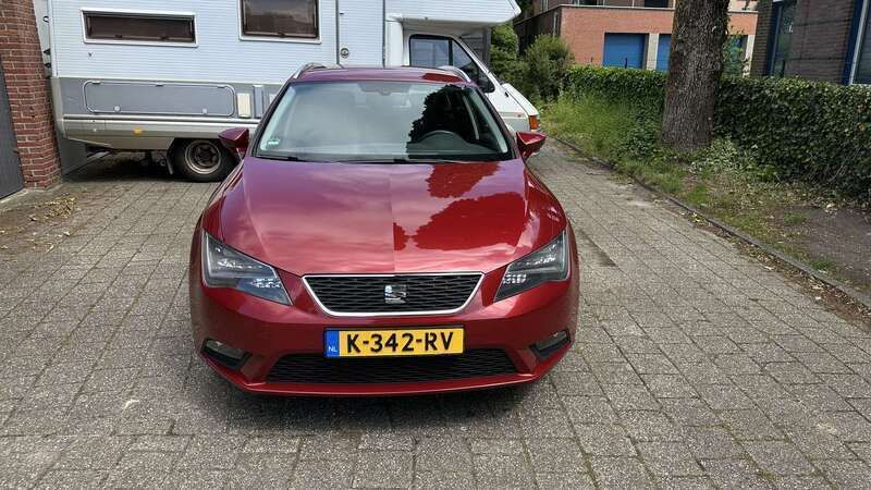 Rood Gebruikt 2014 Seat Leon Style Stationwagen | € 9.000 (Eerlijke prijs) - Afbeelding 1/4