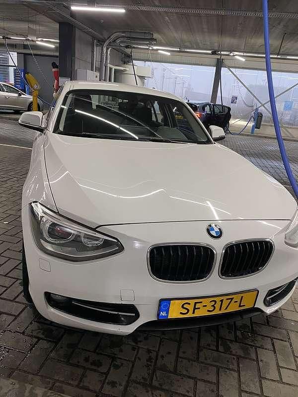 Wit Gebruikt 2011 BMW 116 Hatchback | € 6.495 (Super prijs) - Afbeelding 1/4