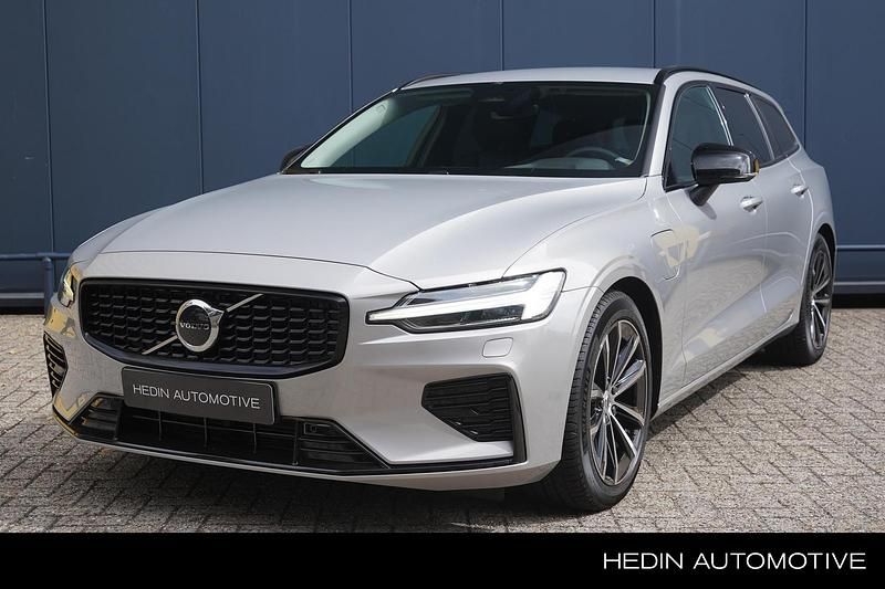 Grijs Gebruikt 2024 Volvo V60 Plus Stationwagen | € 51.995 (Duur) - Afbeelding 1/4