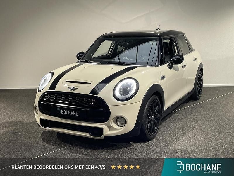Wit Occasion 2020 Mini Cooper S Hatchback | € 14.545 (Super prijs) - Afbeelding 1/4