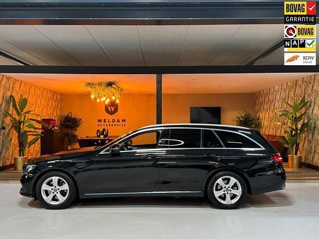 Zwart Gebruikt 2017 Mercedes E200 Avantgarde Stationwagen | € 25.990 (Eerlijke prijs) - Afbeelding 1/4