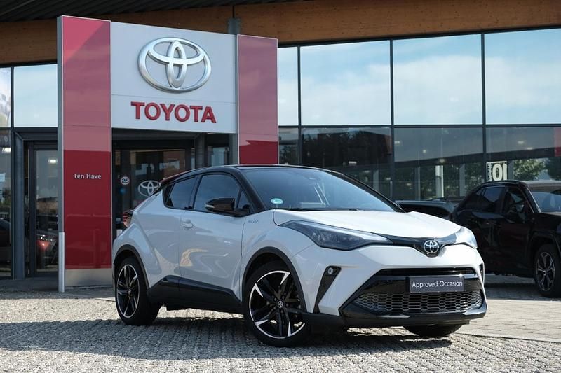 Grijs Gebruikt 2021 Toyota C-HR Sport SUV | € 27.499 (Iets duurder) - Afbeelding 1/1