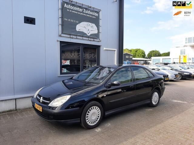 Zwart Occasion 2002 Citroën C5 Exclusive Hatchback | € 1.449 (Eerlijke prijs) - Afbeelding 1/4