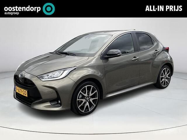 Groen Gebruikt 2022 Toyota Yaris Executive Hatchback | € 24.900 - Afbeelding 1/4