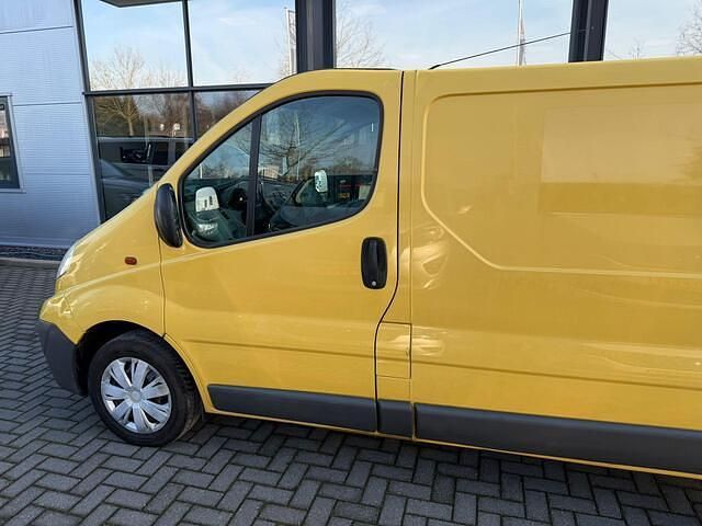 Occasion Opel Vivaro 114 PK (83 kW) 2011 Geel MPV
