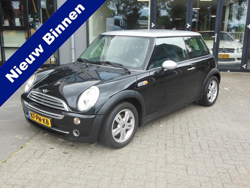 Zwart Gebruikt 2004 Mini Cooper Pepper Hatchback | € 1.750 - Afbeelding 1/4