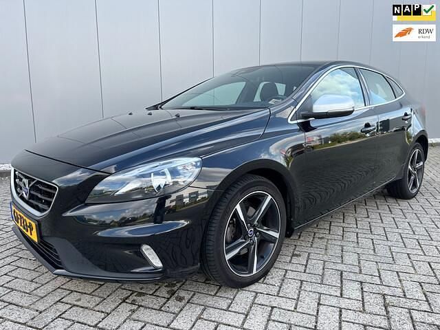 Zwart Occasion 2015 Volvo V40 R-Design Hatchback | € 6.900 (Eerlijke prijs) - Afbeelding 1/4