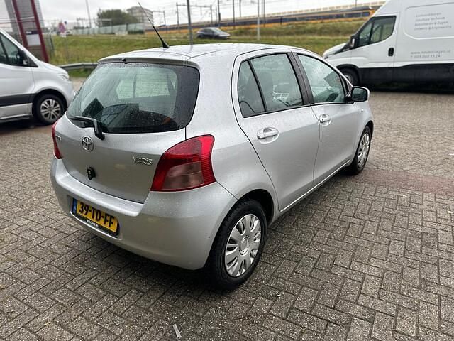 Grijs Gebruikt 2006 Toyota Yaris Sol Hatchback | € 4.000 (Goede deal) - Afbeelding 1/3
