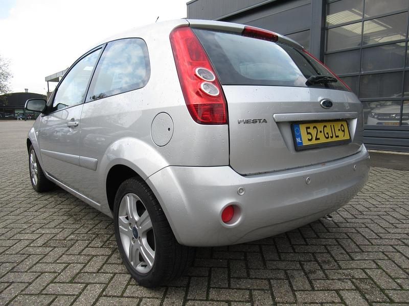 Occasion Ford Fiesta Futura 69 PK (50 kW) 2008 Grijs Hatchback