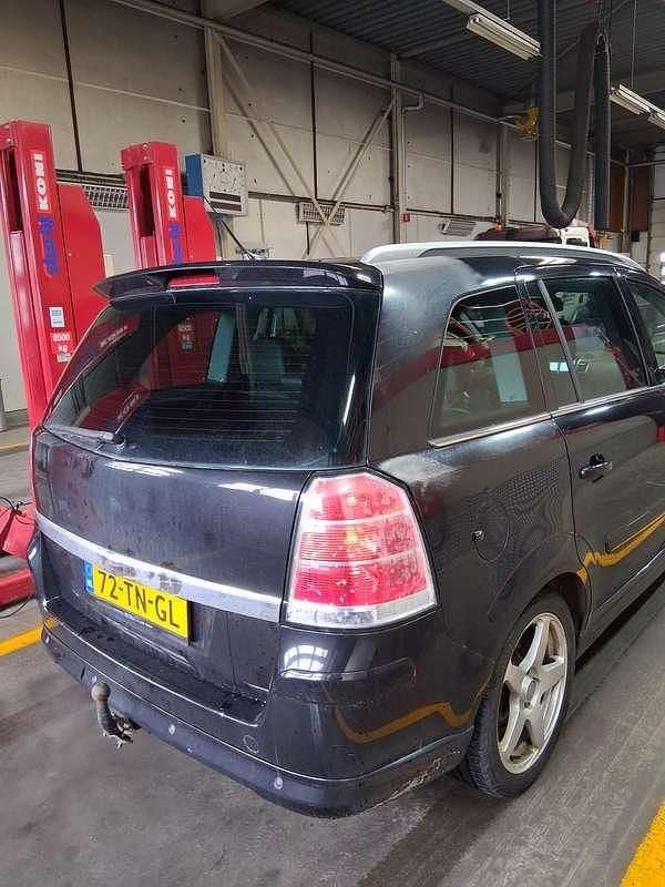 Occasion Opel Zafira Cosmo 150 PK (110 kW) 2006 Zwart MPV