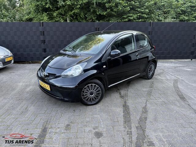Zwart Gebruikt 2008 Toyota Aygo Hatchback | € 2.499 (Eerlijke prijs) - Afbeelding 1/4