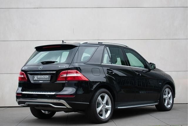 Zwart Gebruikt 2012 Mercedes ML350 SUV | € 34.900 (Duur) - Afbeelding 1/2