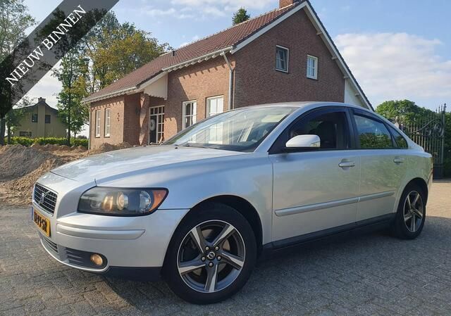 Grijs Gebruikt 2004 Volvo S40 Summum Sedan | € 2.895 (Eerlijke prijs) - Afbeelding 1/4
