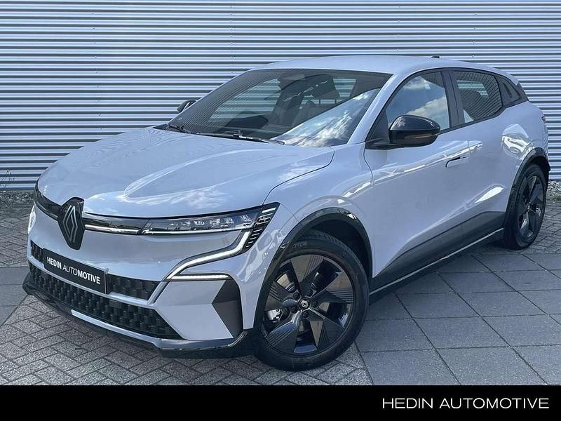Wit Nieuw 2024 Renault Mégane Equilibre Hatchback | € 40.170 (Duur) - Afbeelding 1/4