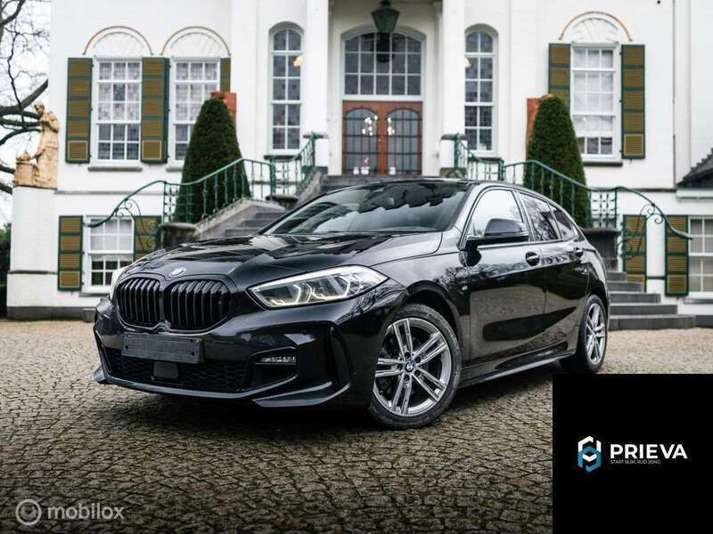 Zwart, metallic lak Gebruikt 2021 BMW 116 M Sport Hatchback | € 19.500 (Eerlijke prijs) - Afbeelding 1/4