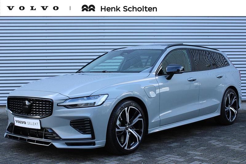 Grijs Gebruikt 2025 Volvo V60 Plus Stationwagen | € 59.950 - Afbeelding 1/4