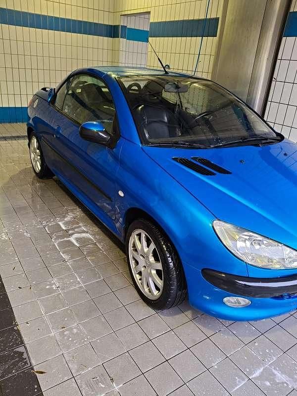 Blauw Gebruikt 2002 Peugeot 206 Cabriolet | € 1.300 (Goede deal) - Afbeelding 1/4