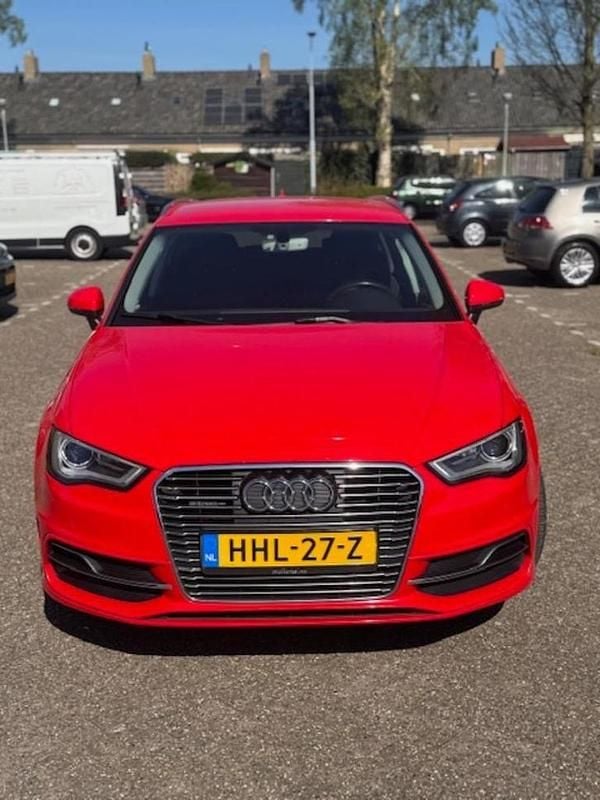 Gebruikt 2015 Audi e-tron SUV | € 12.999 - Afbeelding 1/1