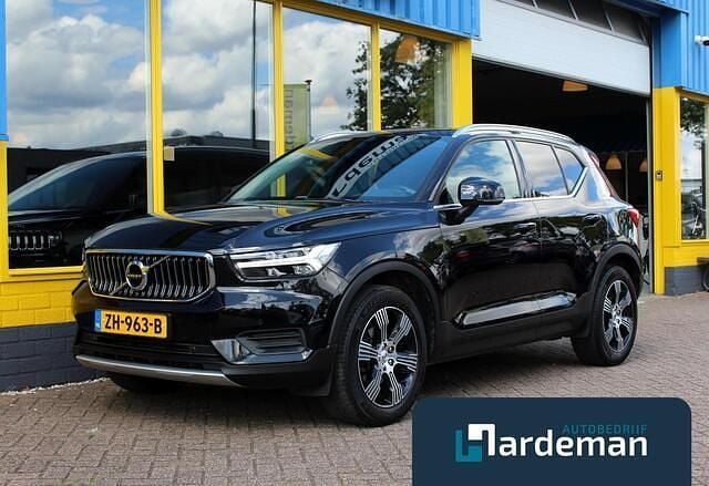 Zwart Gebruikt 2019 Volvo XC40 Inscription SUV | € 25.950 (Eerlijke prijs) - Afbeelding 1/4