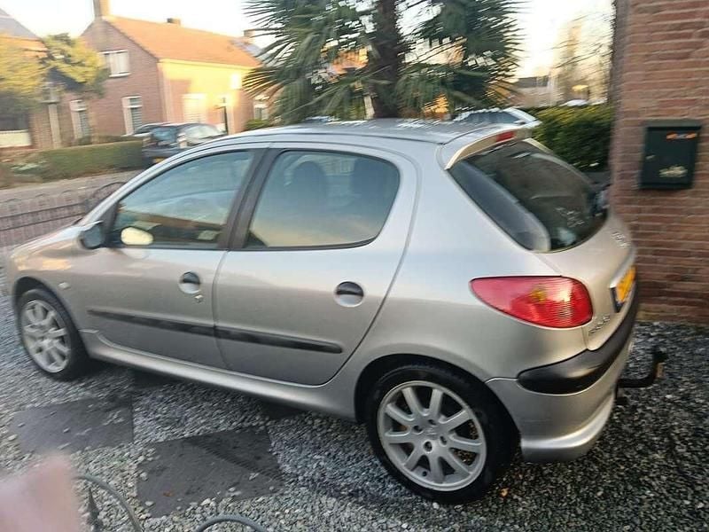 Occasion Peugeot 206 75 PK (55 kW) 2004 Grijs Hatchback