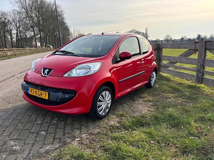 Occasion Peugeot 107 68 PK (50 kW) 2005 Rood Hatchback